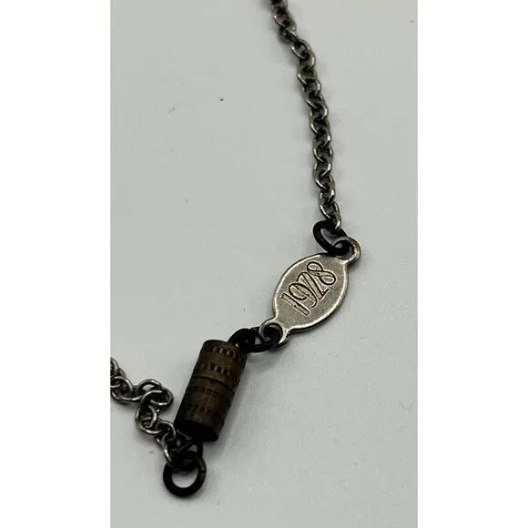 Antique "1928"  Floral Engraved Locket Pendant Necklace Silver-Tone Chain - Picture 4 of 9